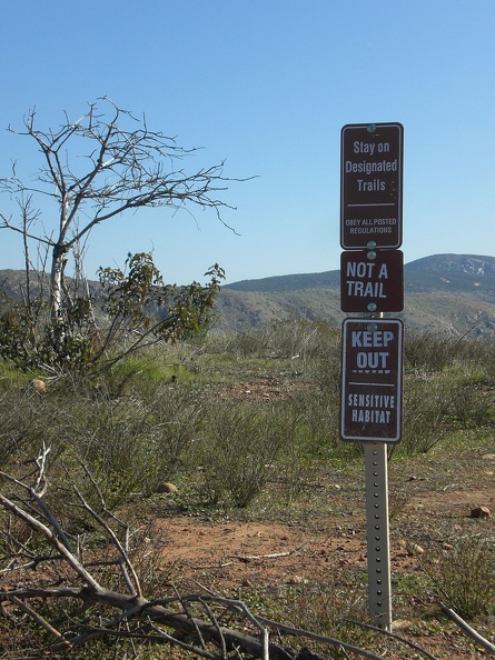 Just in case you wouldn't stop with one sign, they've helpfully put up three instead. Someone at MTRP apparently ordered hundreds of "keep out" signs (and variants thereof) but forgot to order many signs to actually mark what trail you were on. Getting to a destination isn't too hard, you just follow the trails that go vaguely in that direction, but the Rim Trail was a loop around which we managed to follow for a while before ending up on other random paths. flickr-ginsnob-2158790013.jpg
