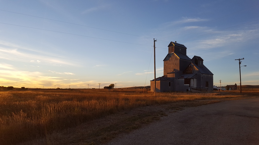 Don't worry, still plenty of run down buildings for me to photograph. This one from nearby CottonWood.