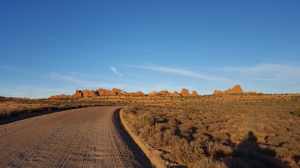 Road to Tower Arch