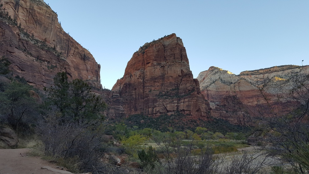 Angels Landing: looks easy enough, start here and just hike up to the top of that!