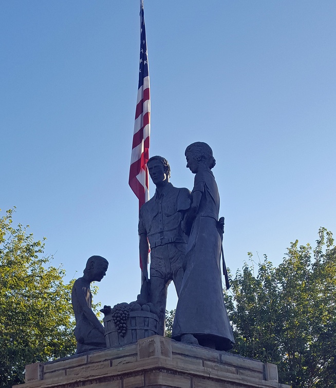 Bonus picture: statue in Hurricane depicting model family of Mormon settlers.