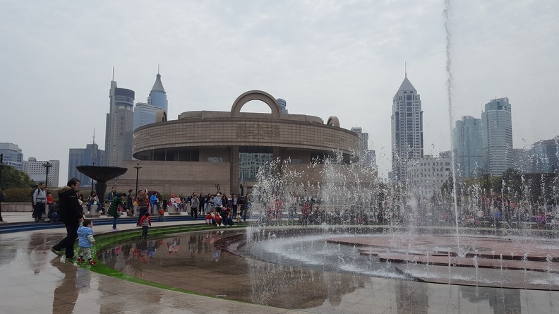 Turns out it was a holiday so entry line was huuuuge. We enjoyed the fountain, instead. 2017-04-04 11.23.20.jpg